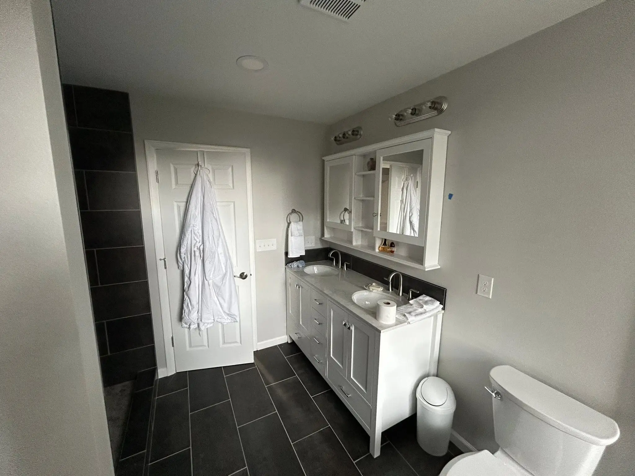 H&B Construction Bathrooms project photo 49